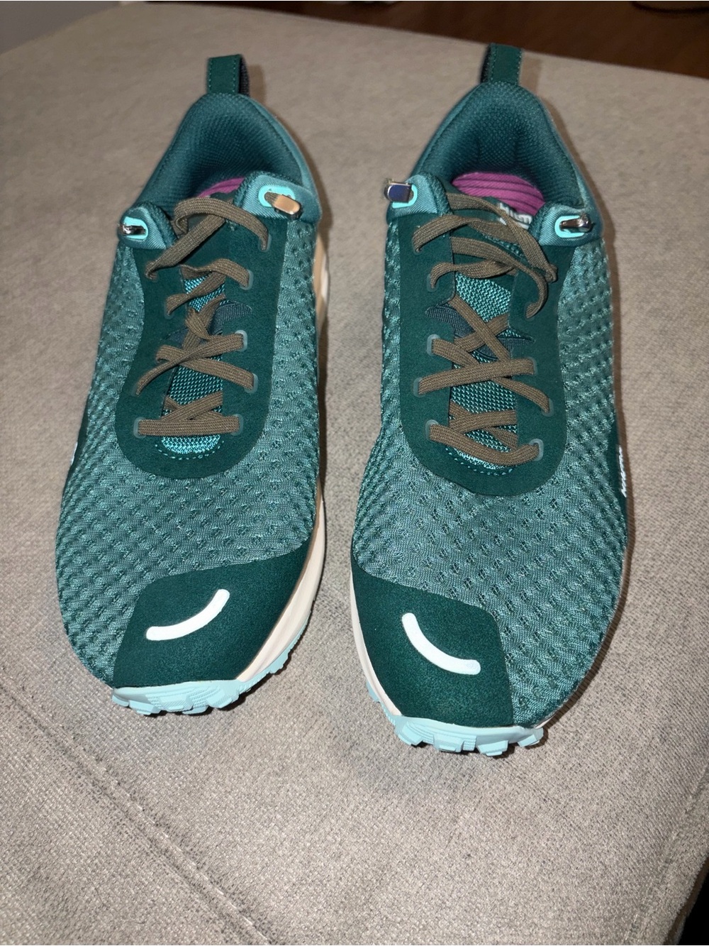 Hilma hiking Women's Lightweight Mesh  Sneakers - wide - NWOT